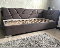 Мягкая кровать для подростка
