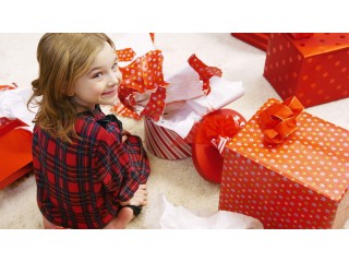 Что подарить девочке на 8 марта? Идеи необычных подарков!